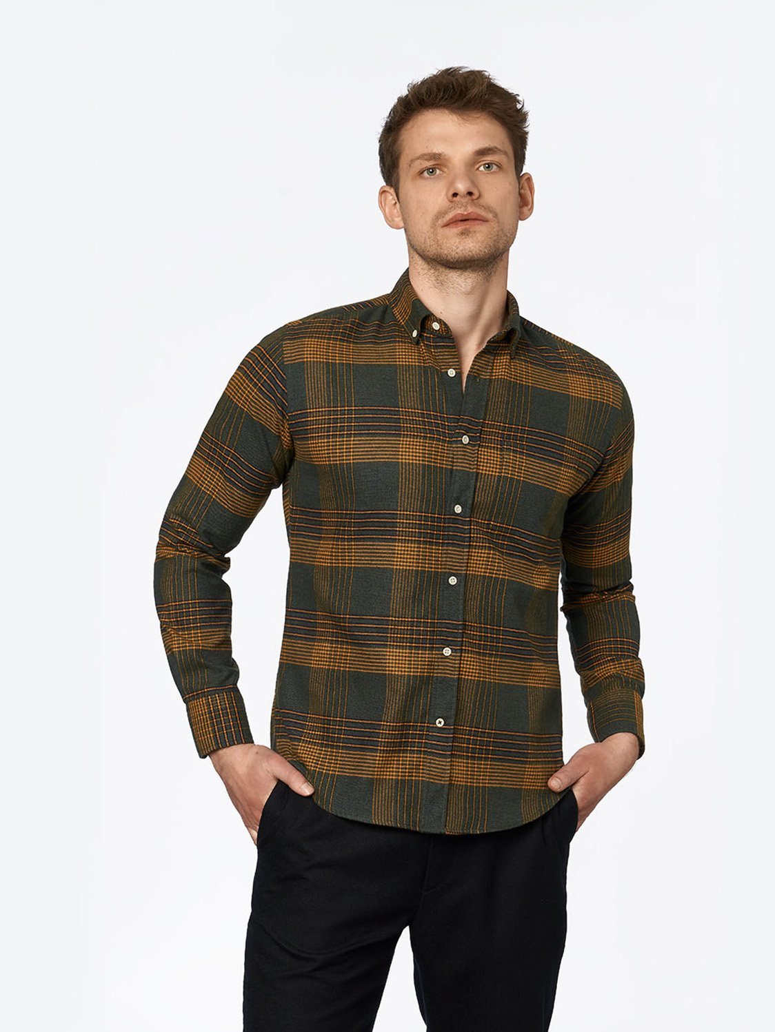 carpasus sustainable organic cotton flanell shirt ursido moss. Nachhaltiges Carpasus Flanell Hemd Ursido aus Bio Baumwolle in Moosgrün