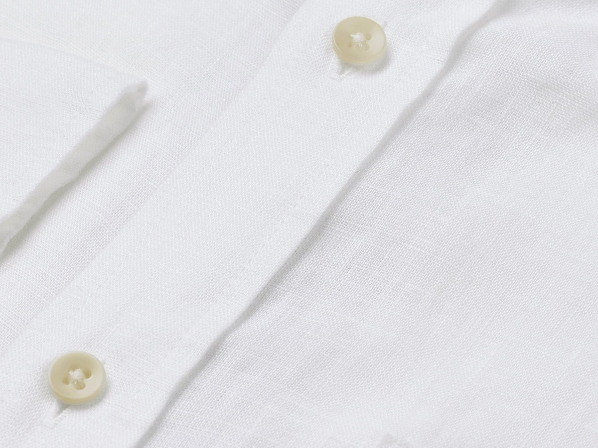 carpasus sustainable organic linen tailor-made shirt white. Nachhaltiges Carpasus Masshemd aus Bio Leinen Weiss.