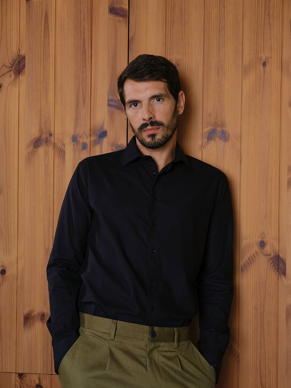 carpasus sustainable organic cotton dress shirt black. Nachhaltiges Carpasus Businesshemd aus Bio Baumwolle in Schwarz