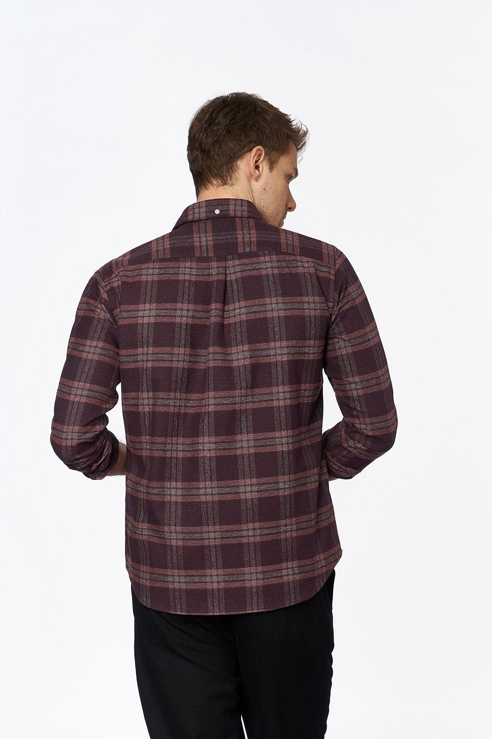 carpasus sustainable organic cotton flanell shirt abies bordeaux. Nachhaltiges Carpasus Flanell Hemd Abies Bordeaux aus Bio Baumwolle 