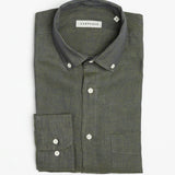 carpasus sustainable organic linen shirt single color moss. Nachhaltiges Carpasus Hemd aus Bio Leinen in Moss
