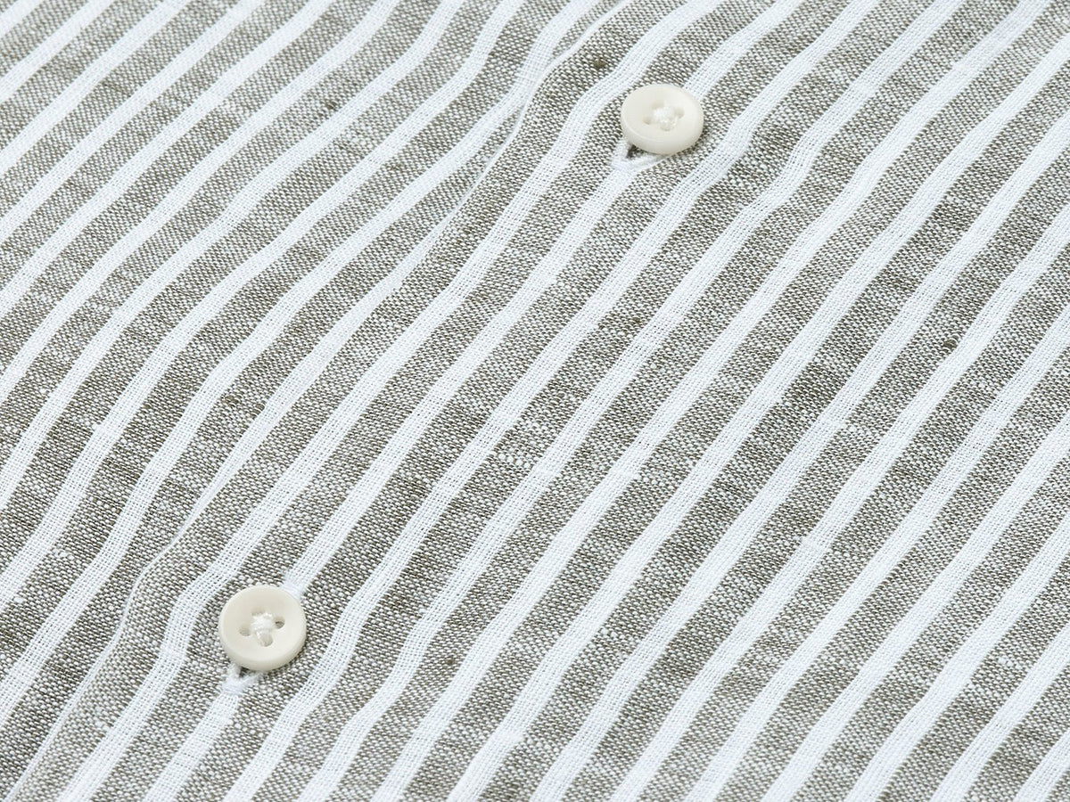 carpasus sustainable organic linen shirt stripes khaki white. Nachhaltiges Carpasus Hemd aus Bio Leinen mit Streifen Khaki Weiss