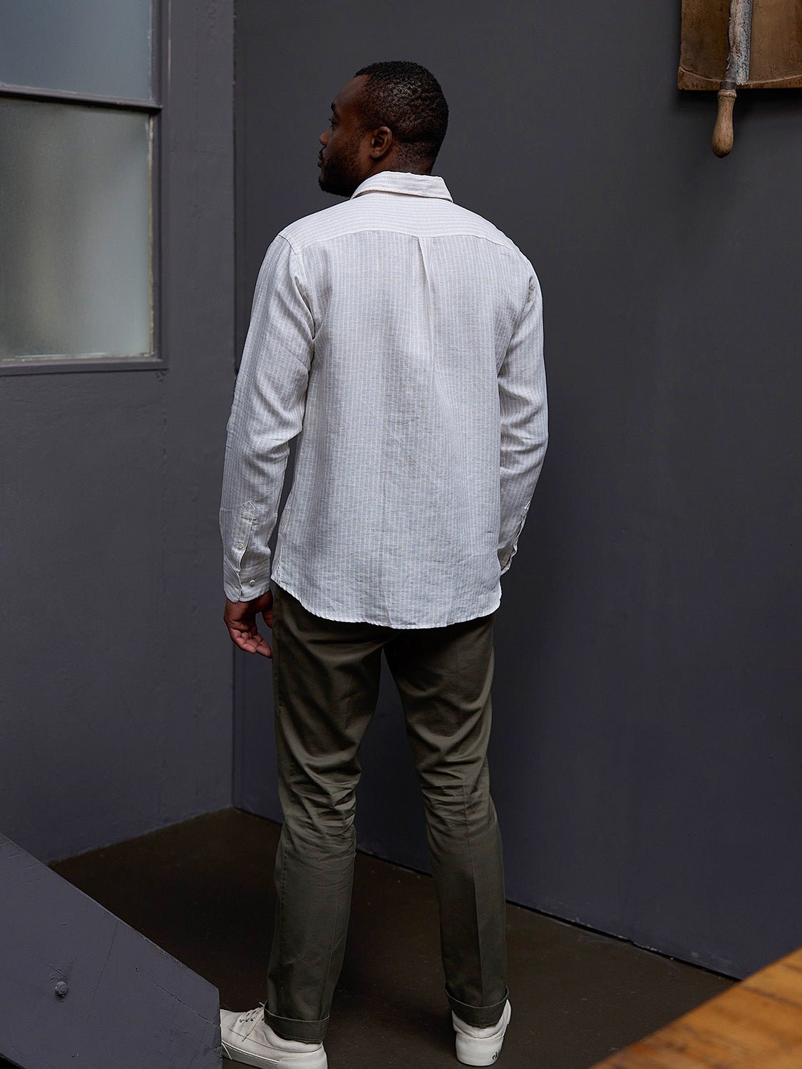 carpasus sustainable organic linen shirt stripes nature white. Nachhaltiges Carpasus Hemd aus Bio Leinen mit Streifen Natur Weiss