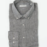 carpasus sustainable organic linen shirt single color khaki. Nachhaltiges Carpasus Hemd aus Bio Leinen in Khaki