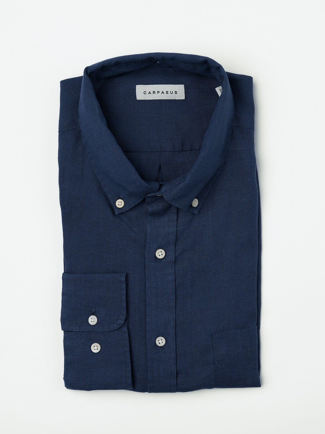 carpasus sustainable organic linen tailor-made shirt navy. Nachhaltiges Carpasus Masshemd aus Bio Leinen Navy.