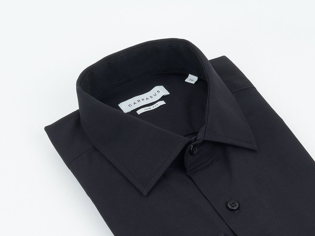 carpasus sustainable organic cotton tailor-made shirt black. Nachhaltiges Carpasus Masshemd aus Bio Baumwolle in Schwarz