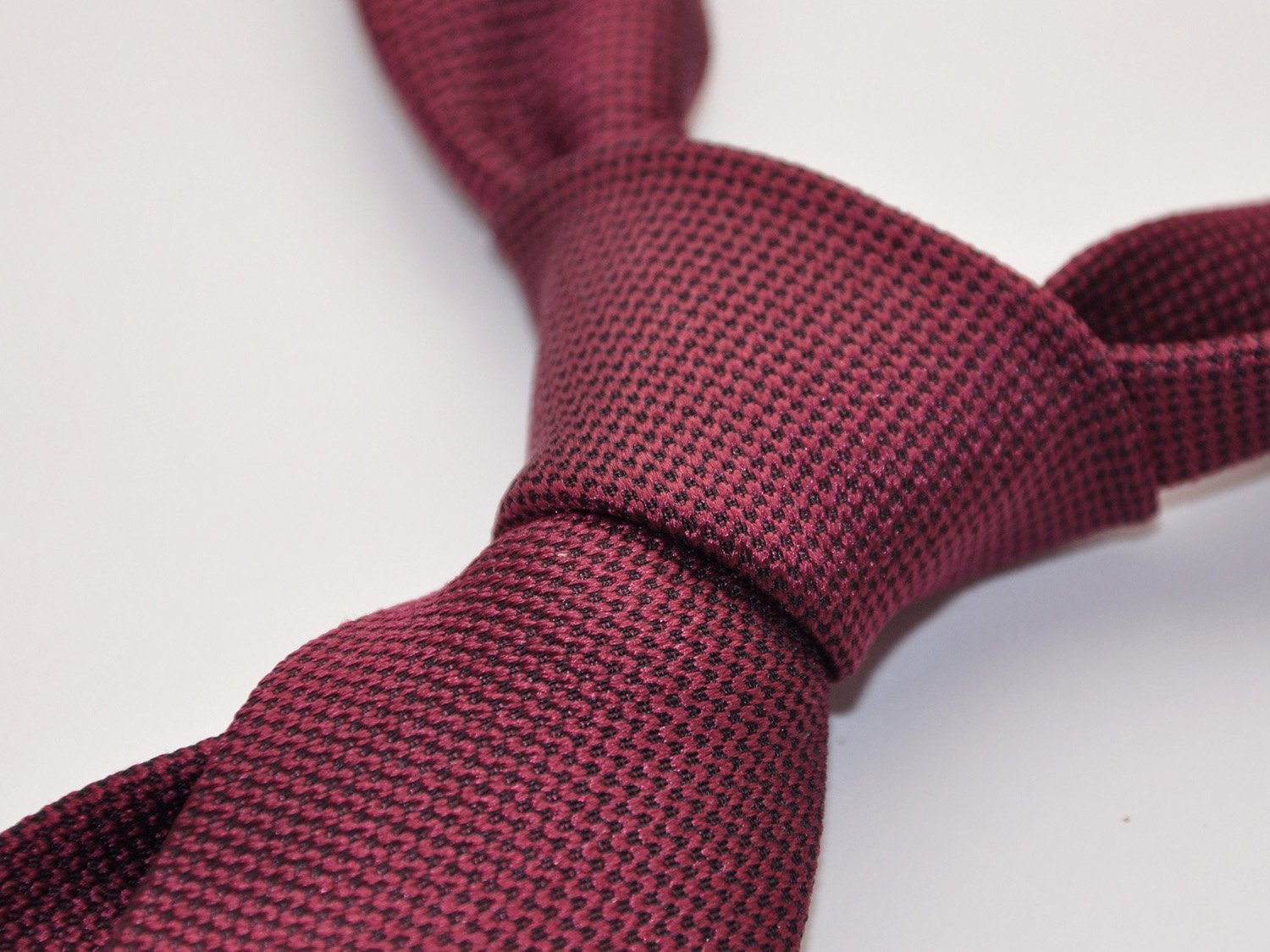 carpasus sustainable organic silk tie dark bordeaux. Carpasus nachhaltige Krawatte Bio Seide in Bordeaux