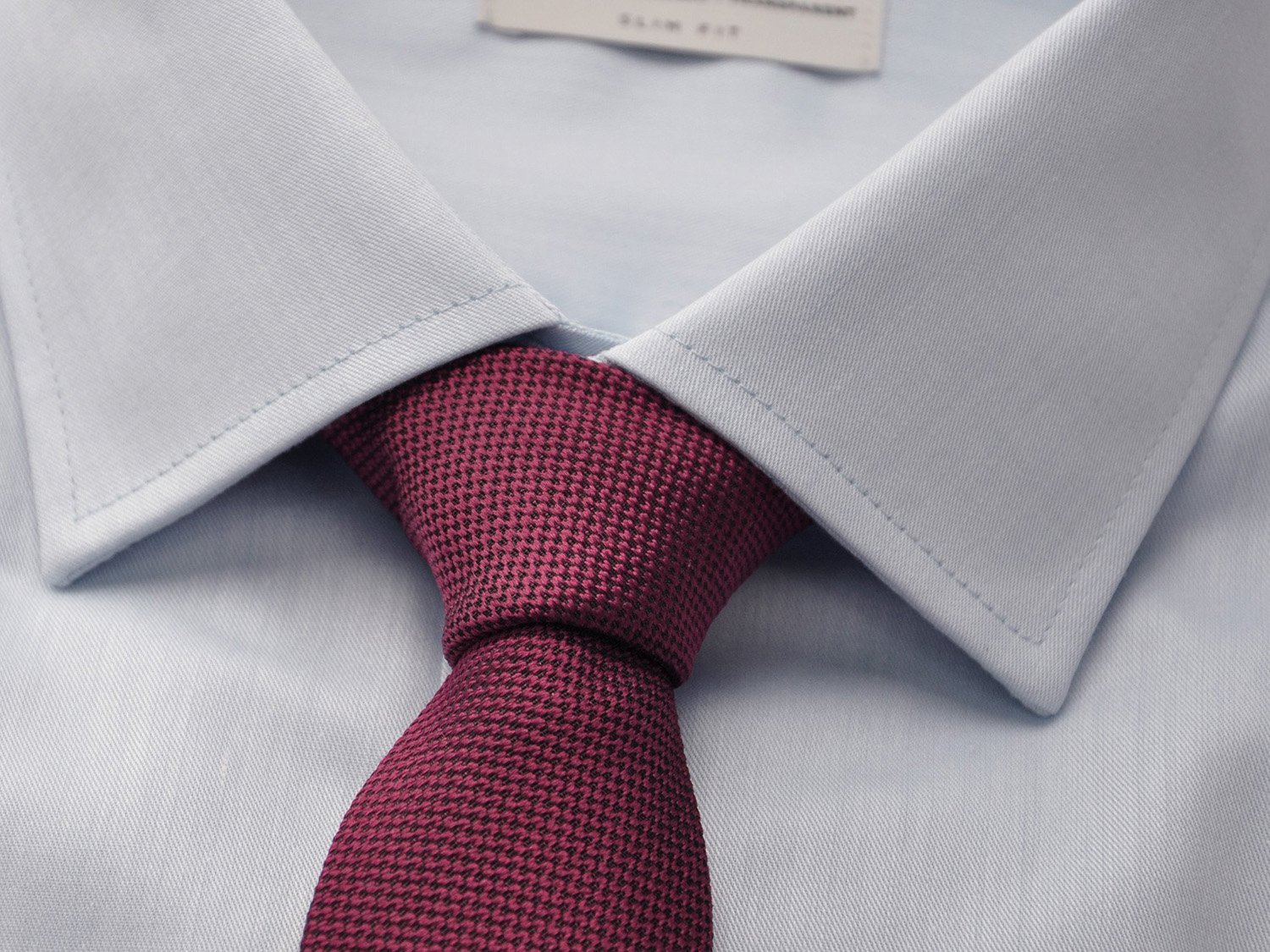 carpasus sustainable organic silk tie dark bordeaux. Carpasus nachhaltige Krawatte Bio Seide in Bordeaux